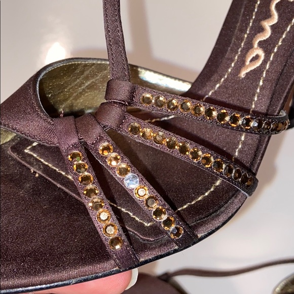 Open toe Nina Chocolate Sandals - Picture 5 of 6